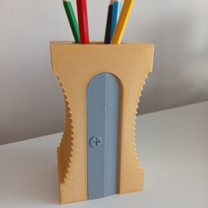 Stojan na farbičky - strúhadlo